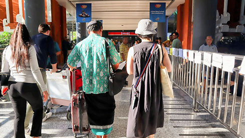 ガイドがご案内