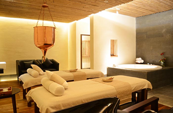 バリの代名詞でもあるバロンダンス (夕食付き)